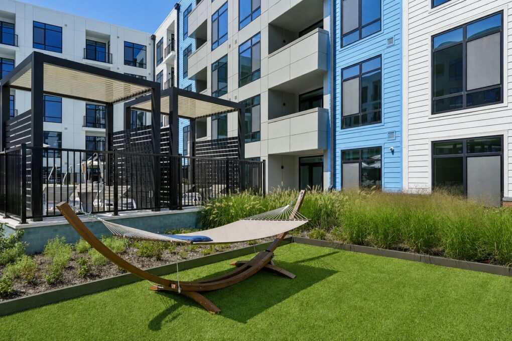 OneWest Courtyard Hammock